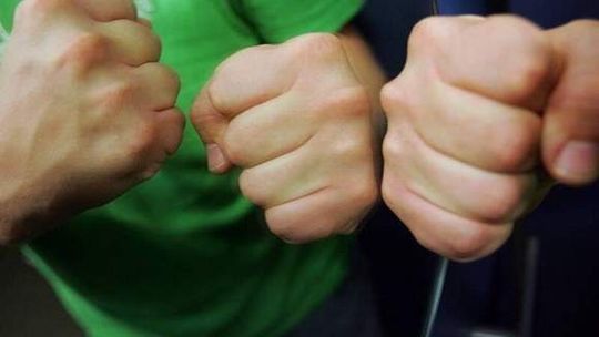 Napadli na studenta, pobili go i zabrali mu telefony