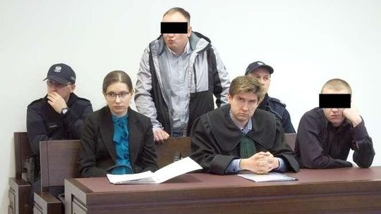 Napadli świadków Jehowy „w ramach walki z islamem”. Jeden przyłożył skalpel do twarzy