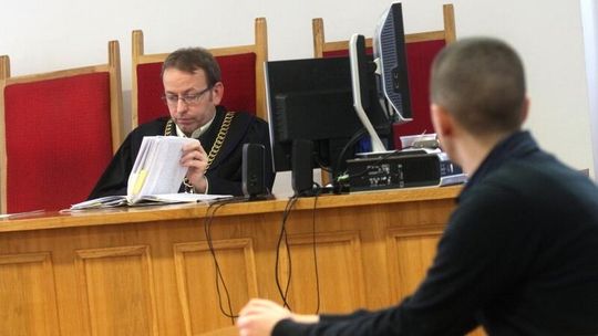 Napaść na Tekturę. Proces utknął na czapce Motoru