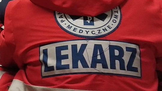 Napiła się i wypadła przez okno. W pokoju był 3-letni chłopczyk