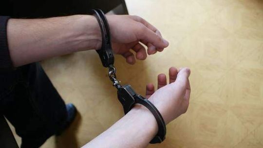 Napili się i zniszczyli dziewięć samochodów