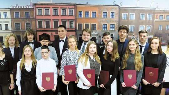 "Naprawdę bardzo wybitne postaci z braci uczniowskiej". Oto stypendyści z woj. lubelskiego