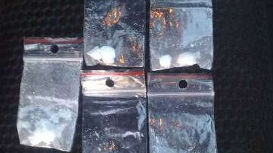 Narkotyki ukrył w jajku niespodziance