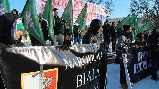 Narodowcy manifestowali w Białej Podlaskiej: "Polska tylko dla Polaków" (zdjęcia)