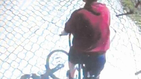 Naruszył nietykalność innej osoby. Kto go rozpoznaje?