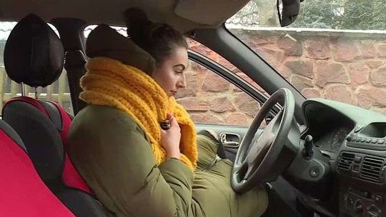 Nastolatka kupiła auto. Kwota ubezpieczenia ją zszokowała