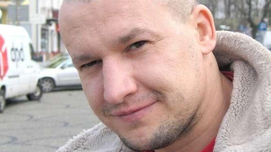 Nastolatkowie kupują na imprezach alkohol? "Połowa uczestników bywa pijana"