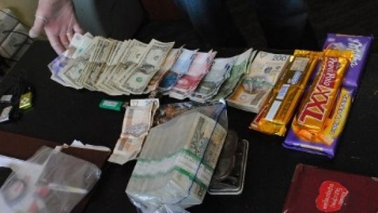 Nastolatkowie okradli dom kolegi na 140 tys. zł