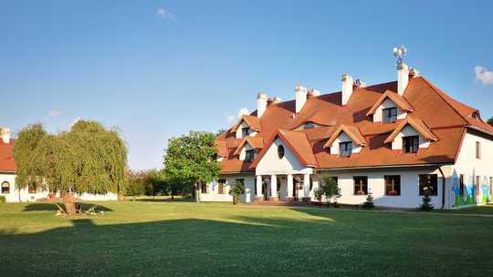 Nasutów zyskuje nowe serce wydarzeń! Nowoczesny namiot cateringowy już wkrótce dostępny dla mieszkańców i gości!
