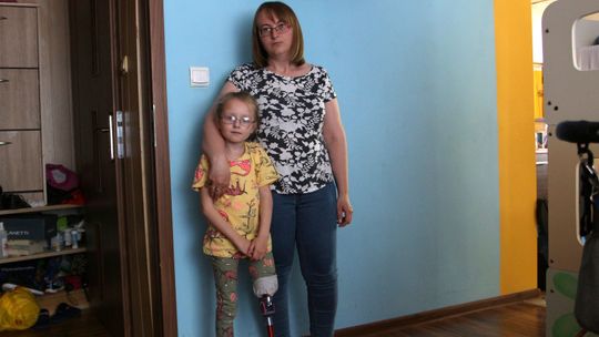 Natalka straciła nogę przez pijanego kierowcę. Po publikacjach w mediach biegła sądowa wreszcie wydała opinię