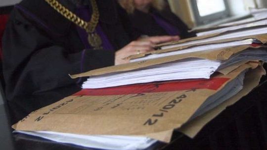 Nauczyciel skazany za milionowe wyłudzenia. Sfałszował ponad 2 tys. faktur