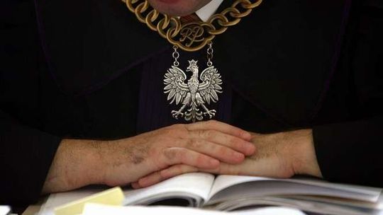 Nauczyciel wyłudził miliony, pieniądze trafiały na Cypr. Chce dla siebie 3 lat więzienia