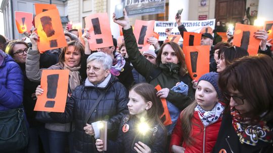 Nauczyciele odpuścili, strajk zawieszony. "Teraz wszyscy będą się z nas tylko śmiać"