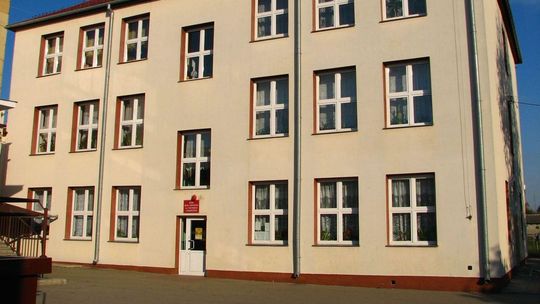 Nauczycielka zmarła nagle na wycieczce. Ponad 200 uczniów dostało antybiotyki