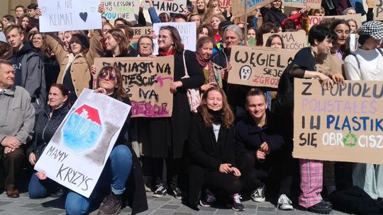 Nauka o klimacie, jako nowy przedmiot w szkołach? Nauczyciel: "Pomysł jest bardzo dobry, ale chyba nierealny"