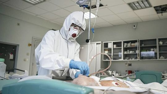 Naukowcy: Brytyjski wariant koronawirusa bardziej śmiertelny niż "klasyczny"