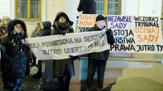 Naukowcy, sędziowie, obywatele przeciwko „ustawie kagańcowej”. W środę manifestacja w Lublinie i innych polskich miastach