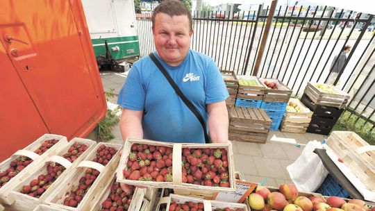Nawet 25 zł za kilogram truskawek na targu. Tańsze są te z Hiszpanii