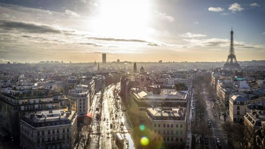 Nawet 9,5 tys. zł na rękę. Coraz więcej Polaków wyjeżdża za pracą do tego kraju
