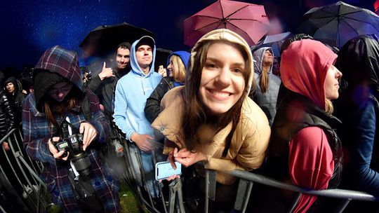 Nawet w deszczu studenci bawią się na Juwenaliach