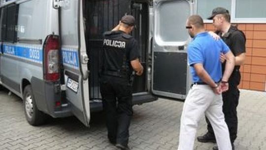 Nękał byłą dziewczynę i podpalił stodołę jej rodzinie