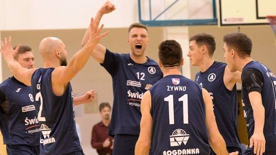 Neobus Niebylec – MKS Avia Świdnik 1:3. Umocnili się w fotelu lidera