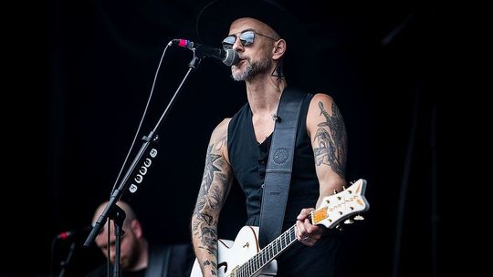 Nergal sprzedaje prezenty od fanów żeby wesprzeć fundację z Lublina