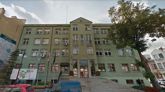 "Niczym się nie zajmuję. Jestem z PiS". Tak zaprezentowała się kandydatka. Została przewodniczącą