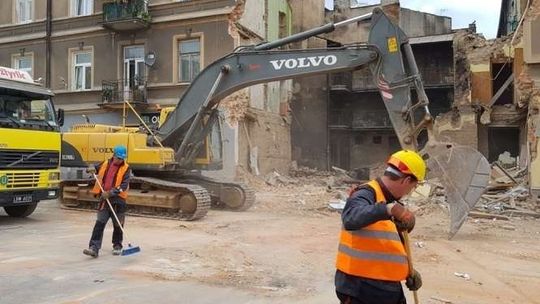 Nie będą burzyć pozostałej części kamienicy przy ul. Lubartowskiej. Jeszcze jedna klatka do sprawdzenia