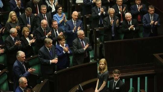 Nie będzie podwyżek dla polityków. PiS się wycofało po fali krytyki