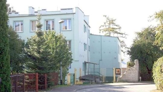 Nie chcą nadajnika GSM terenie schroniska młodzieżowego. Operator: Nie zagraża ludziom