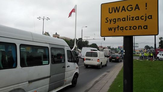 Nie działają światła na rondzie Dmowskiego. Ile potrwa naprawa?