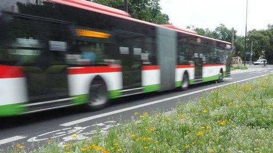 Nie jechała tego dnia autobusem, ale wezwanie do zapłaty przyszło. Jak oszukują gapowicze?