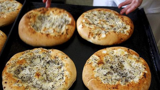 Nie każdy może piec cebularze. Jakie kary za brak certyfikatu?