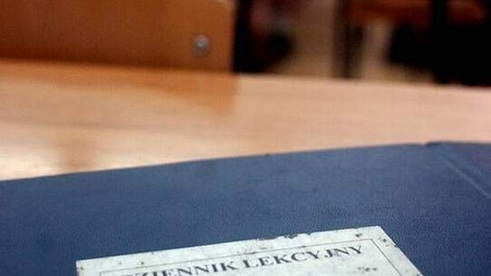 "Nie możemy wychodzić ze szkoły w czasie przerw, drzwi pilnuje ochroniarz"