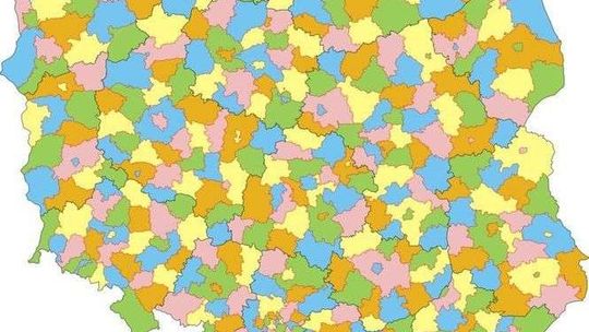 Nie tylko posłowie zarobią mniej. "To jest absurdalne, jak za czasów PRL"