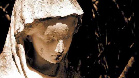 Nie tylko telefony i klucze. Do biur rzeczy znalezionych trafiają nietypowe przedmioty