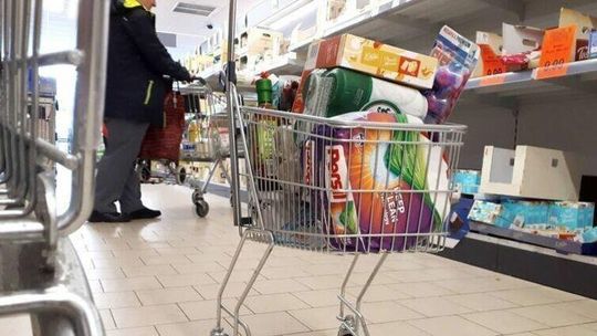 Nie tylko zagraniczne sieci, ale też Społem. Lista sklepów czynnych w niedziele