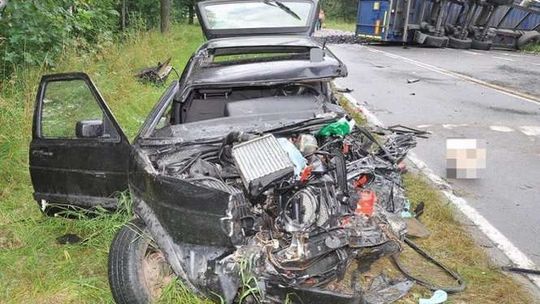 Nie udzielił pierwszeństwa ciężarówce. 67-latek zginął na miejscu