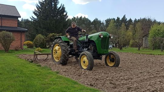 Nie uwierzycie, że to PRL-owski ciągnik uratowany przed kasacją [zdjęcia]