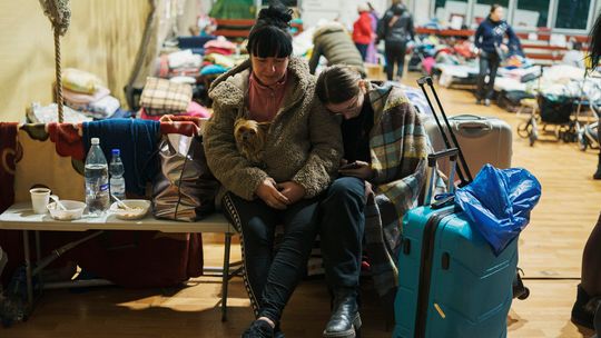 Nie wiedzą gdzie jadą. Na oślep, byle dalej od wojny