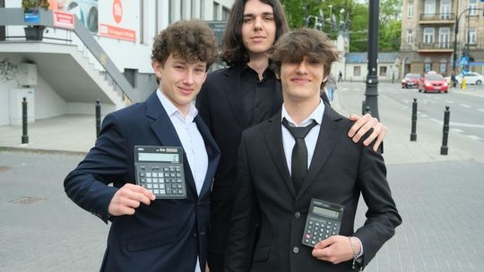 "Nie wiesz co liczyć, licz deltę", czyli maturzyści kontra królowa nauk. Dziś matura z matematyki