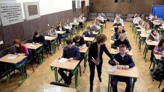 Nie wszyscy mogli zdawać próbną maturę. "Warto przeżyć ten stres. Dzięki temu prawdziwy egzamin nie będzie tak trudny"