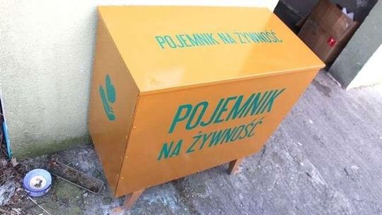 Nie wyrzucaj jedzenia, oddaj biednym. Uczniowie zrobili specjalny pojemnik