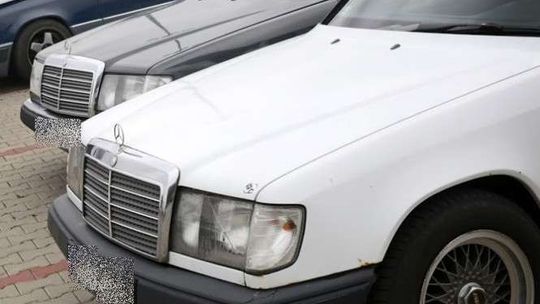 Nie zabrała odholowanego mercedesa z parkingu. Samochodu już nie ma, jest duży rachunek