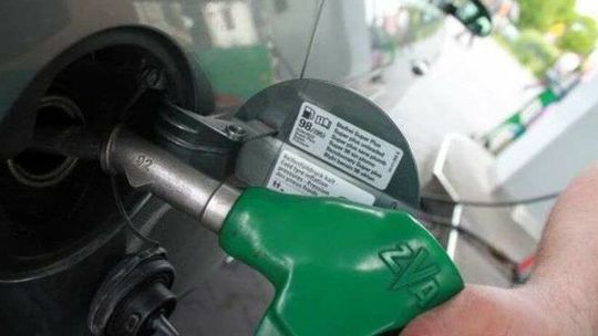 Nie zapłacili na stacji za paliwo. Ich kłopoty dopiero się zaczęły