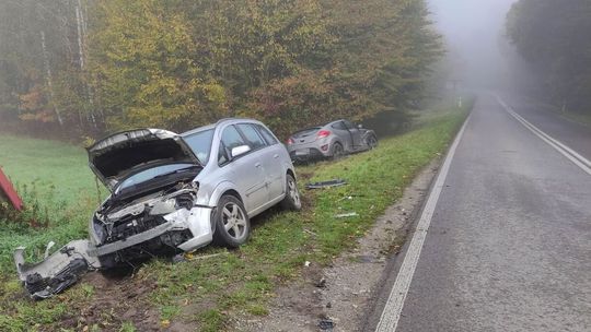 Nie zatrzymał się przed znakiem stop. Spowodował kolizję