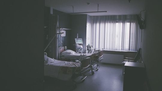 Nie zlecili badań, nie dali antybiotyku. Pacjent zmarł, lekarze usłyszeli wyroki