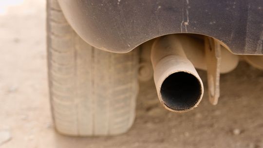 Nie żyje dwóch 19-latków. Znaleziono ich w samochodzie, w zamkniętym garażu