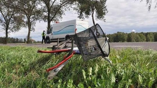Nie żyje rowerzystka, zderzyła się z busem